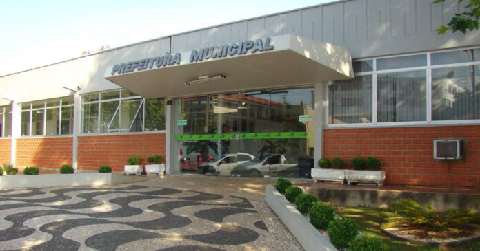 Processo seletivo em Prudentópolis paga até R$ 18 mil Processo seletivo em Prudentópolis paga até R$ 18 mil