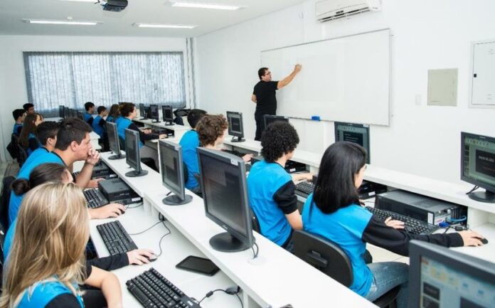 Curso Gratuito de Operador de Computador em Irati Curso Gratuito de Operador de Computador em Irati