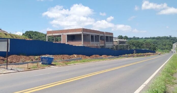 Obra do SESC SENAC contrata irati urgente mestres de obras, pedreiros-min Obra do SESC/SENAC contrata irati urgente mestres de obras, pedreiros
